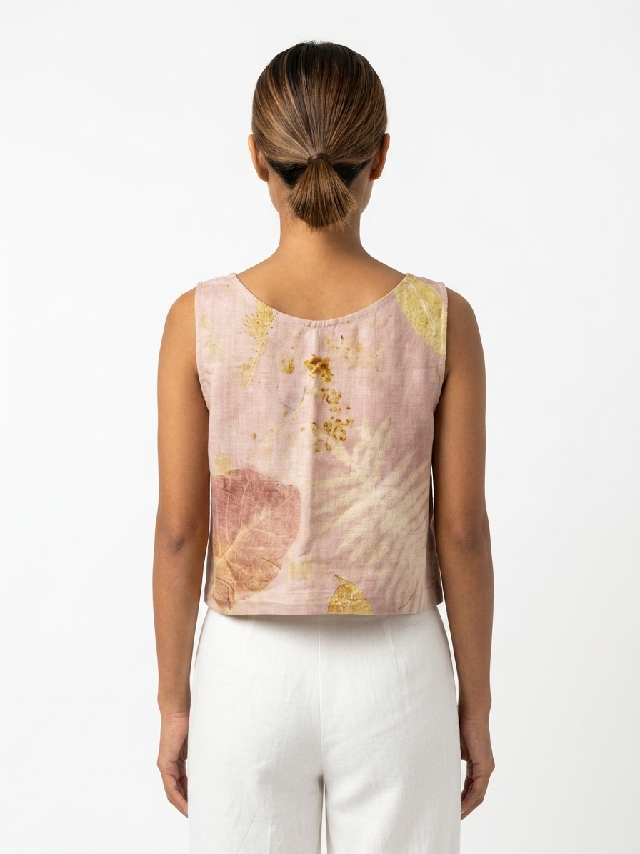 เสื้อครอปแขนกุดผ้าลินินพิมพ์ลายพฤกษาธรรมชาติสีชมพูพาสเทล (Eco-Printed Golden Leaf Blush Pink Linen Crop Top) - Image 2