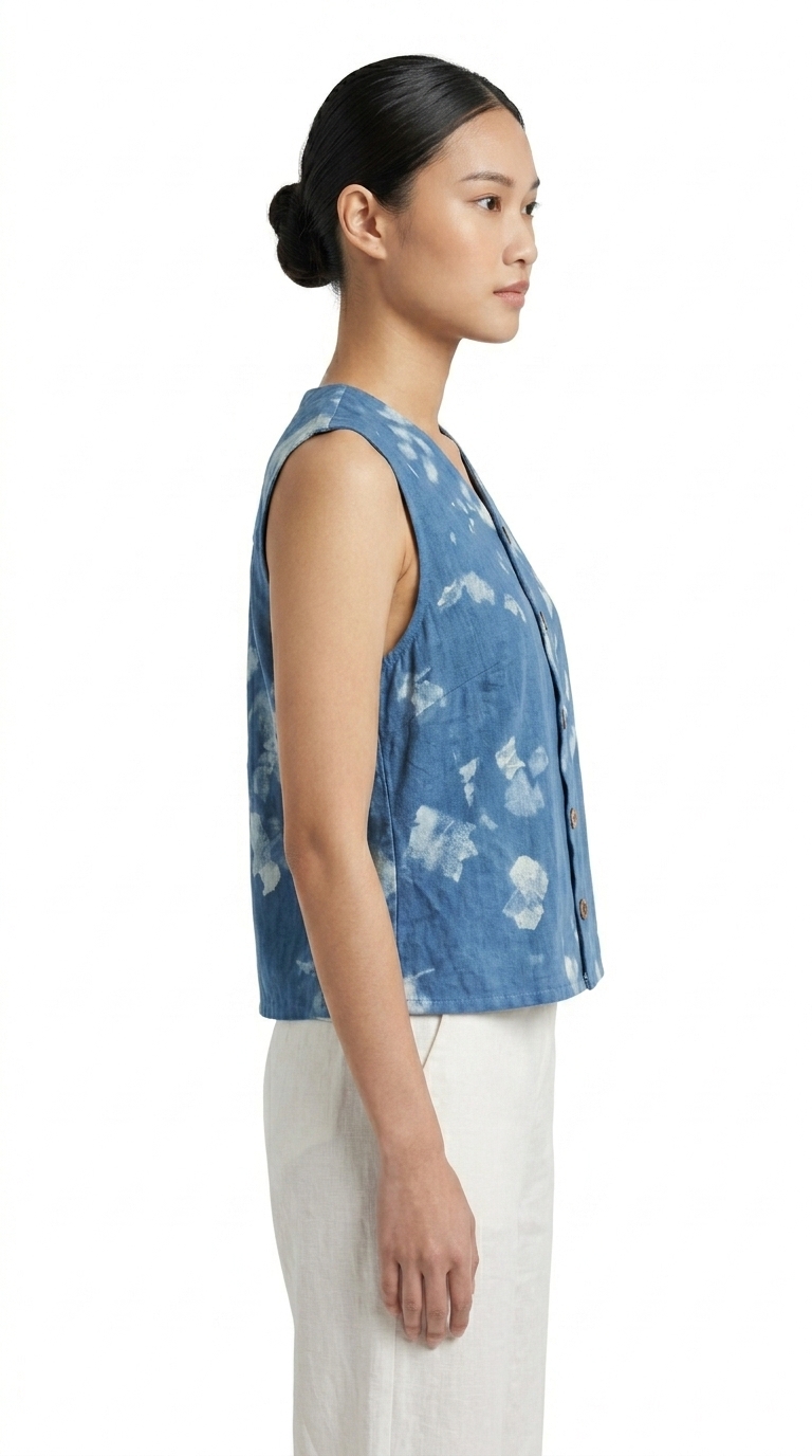 เสื้อกั๊กครอปผ้าย้อมครามธรรมชาติ (Natural Indigo Shibori Linen Vest) - Image 3