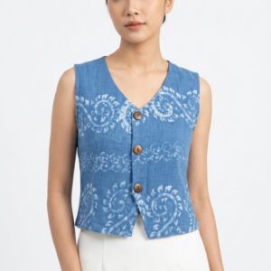 เสื้อกั๊กครอปผ้าย้อมครามพิมพ์ลายปาเต๊ะโบราณ (Indigo Batik Print Linen Vest)